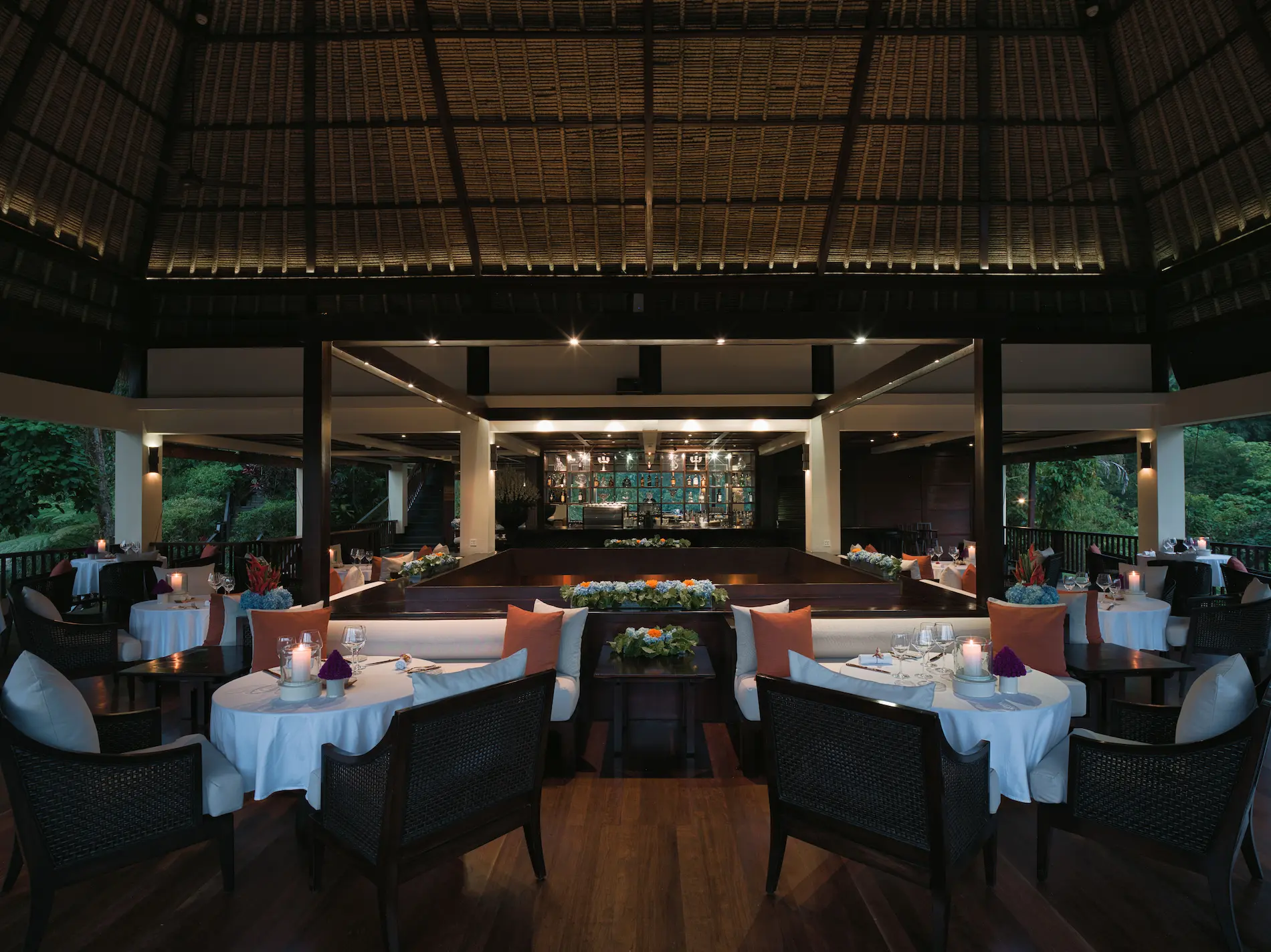Luxury brunch at the Lounge Bar in Ubud with infinity pool views at Hanging Gardens of Bali, elegant high tea, and Balinese chic décor.