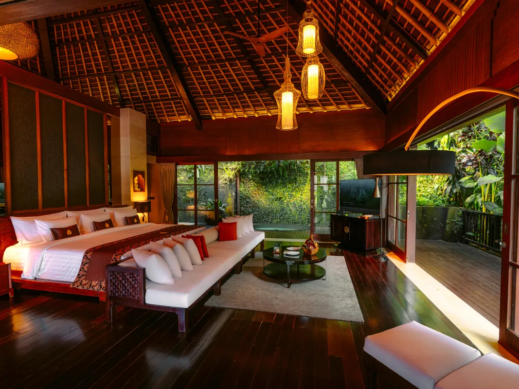  Emperor Suite Bedroom