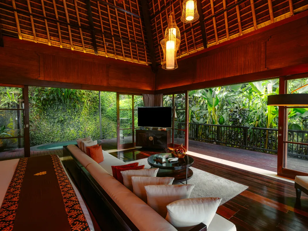  Emperor Suite Bedroom