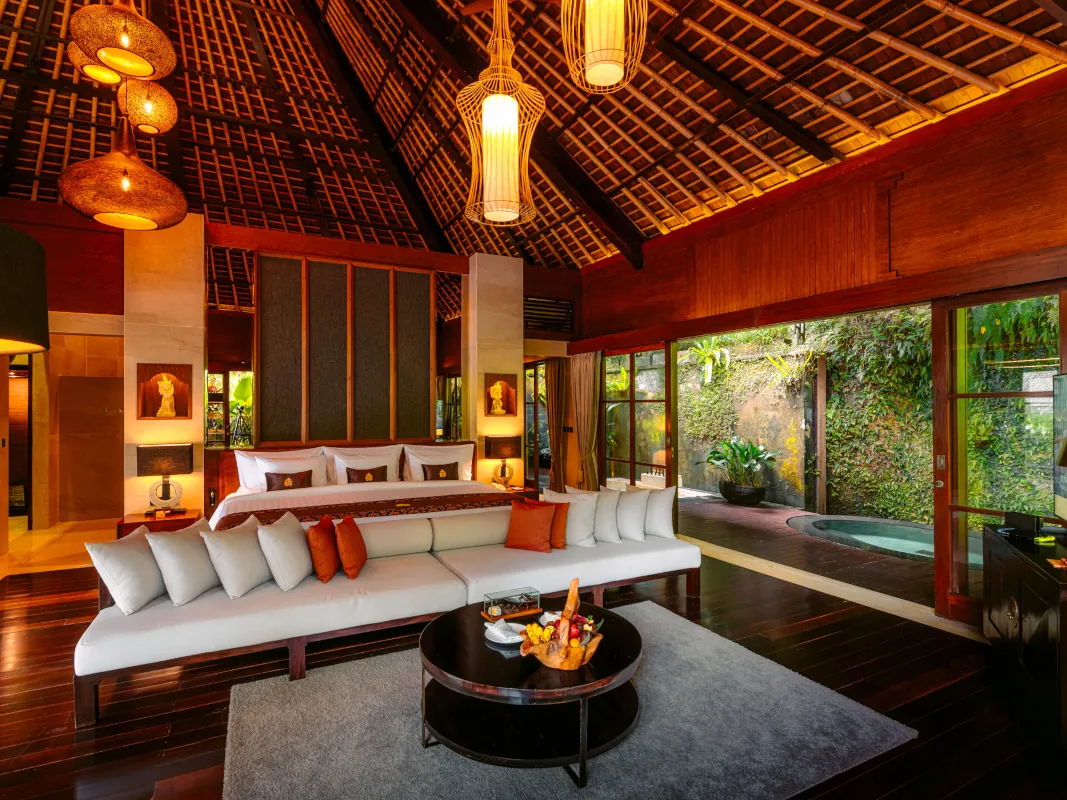  Emperor Suite Bedroom