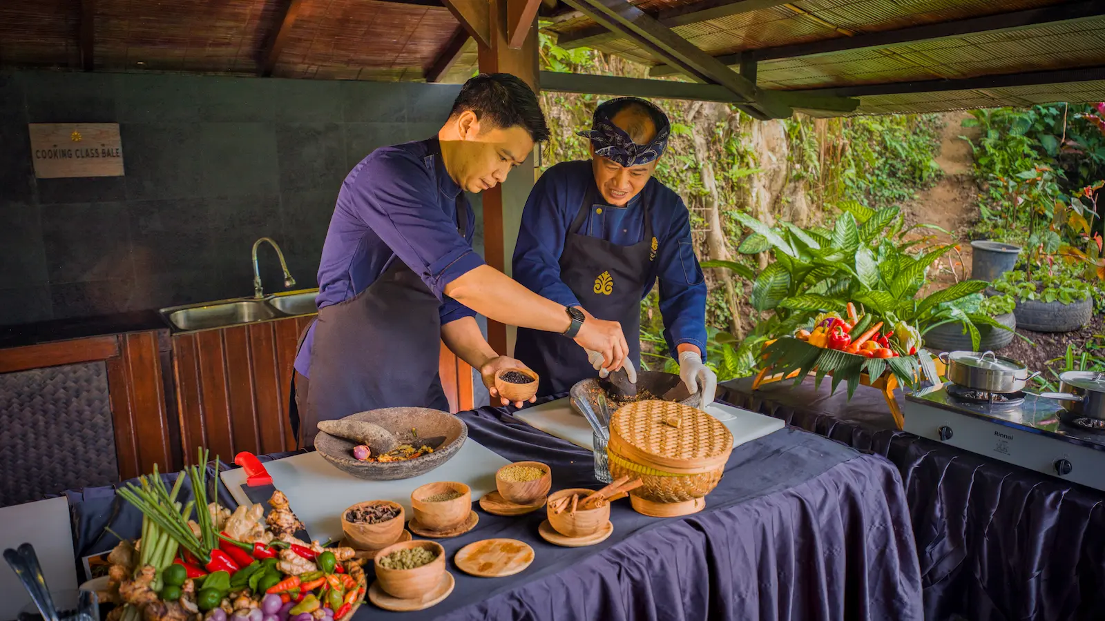 8) Private Balinese Cooking Class for Couples