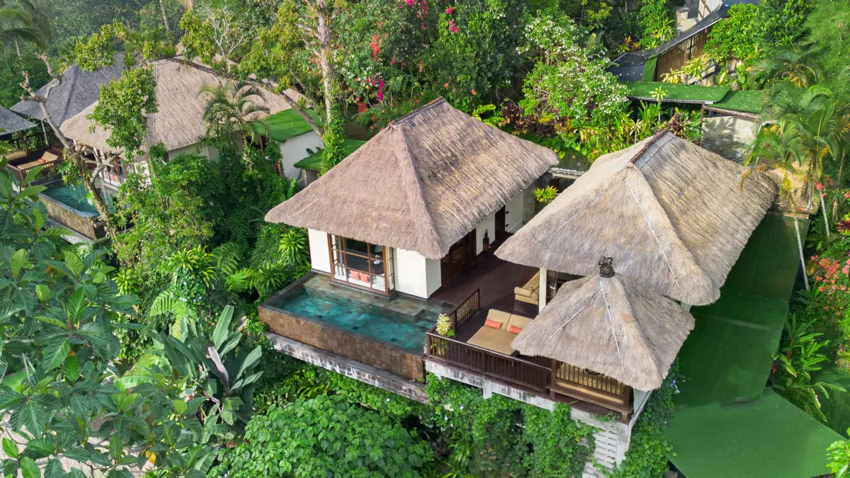 private infinity pool jungle Ubud Bali quiet luxury wellness retreat environment
