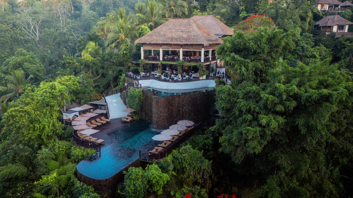 Hanging Gardens of Bali luxury hotel in Ubud with two-tiered infinity pool